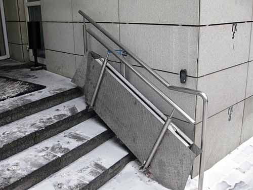 Откидные пандусы для инвалидов купить в СПб