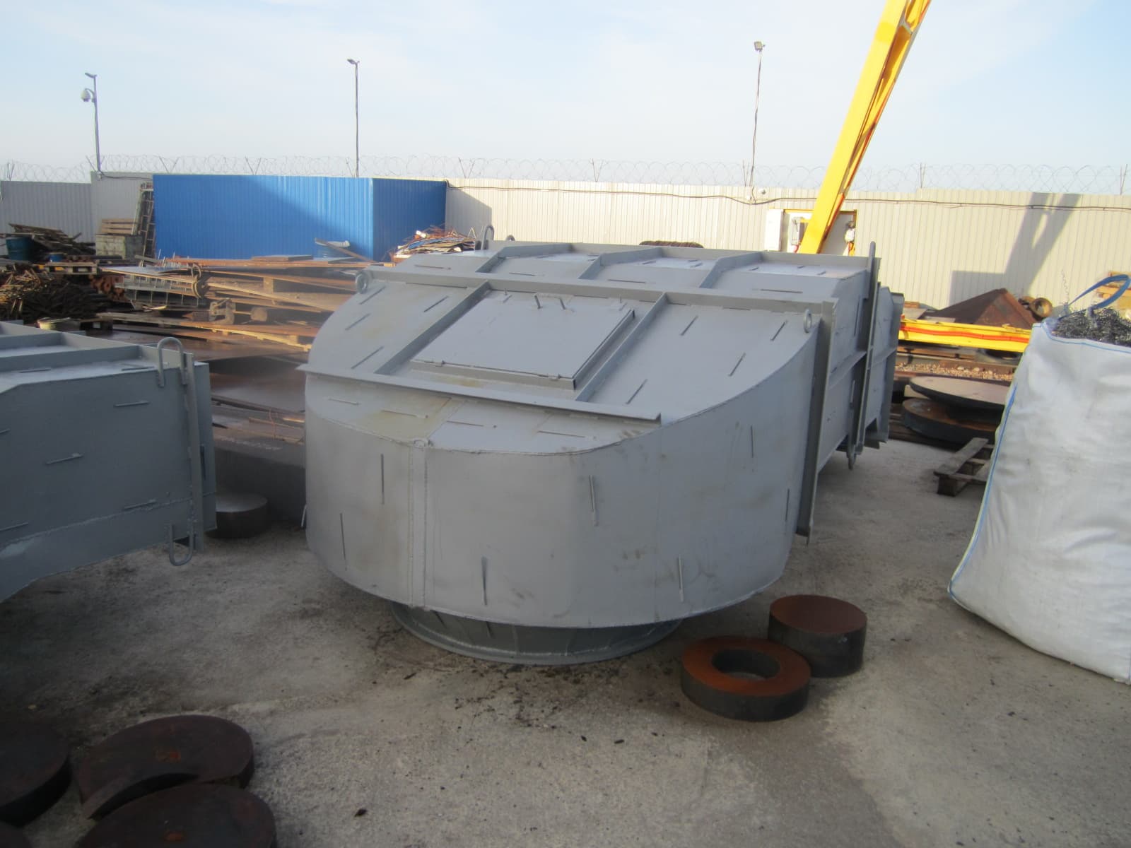 компенсатор на складе завода