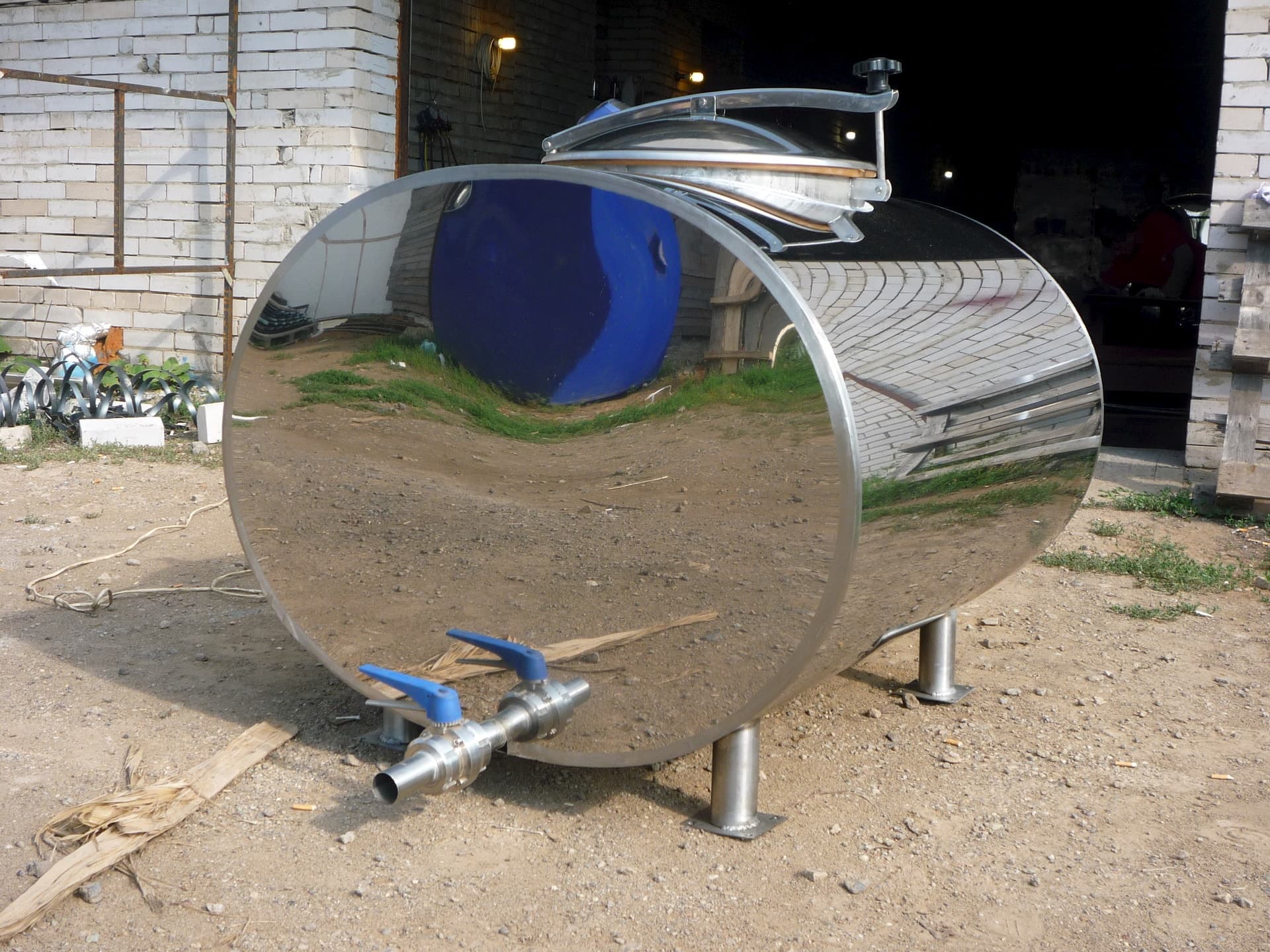 Бак из нержавеющей стали в Санкт-Петербурге