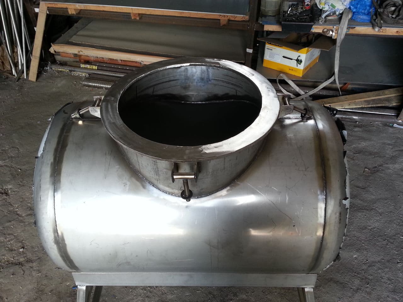 Емкость горизонтальная из нержавейки