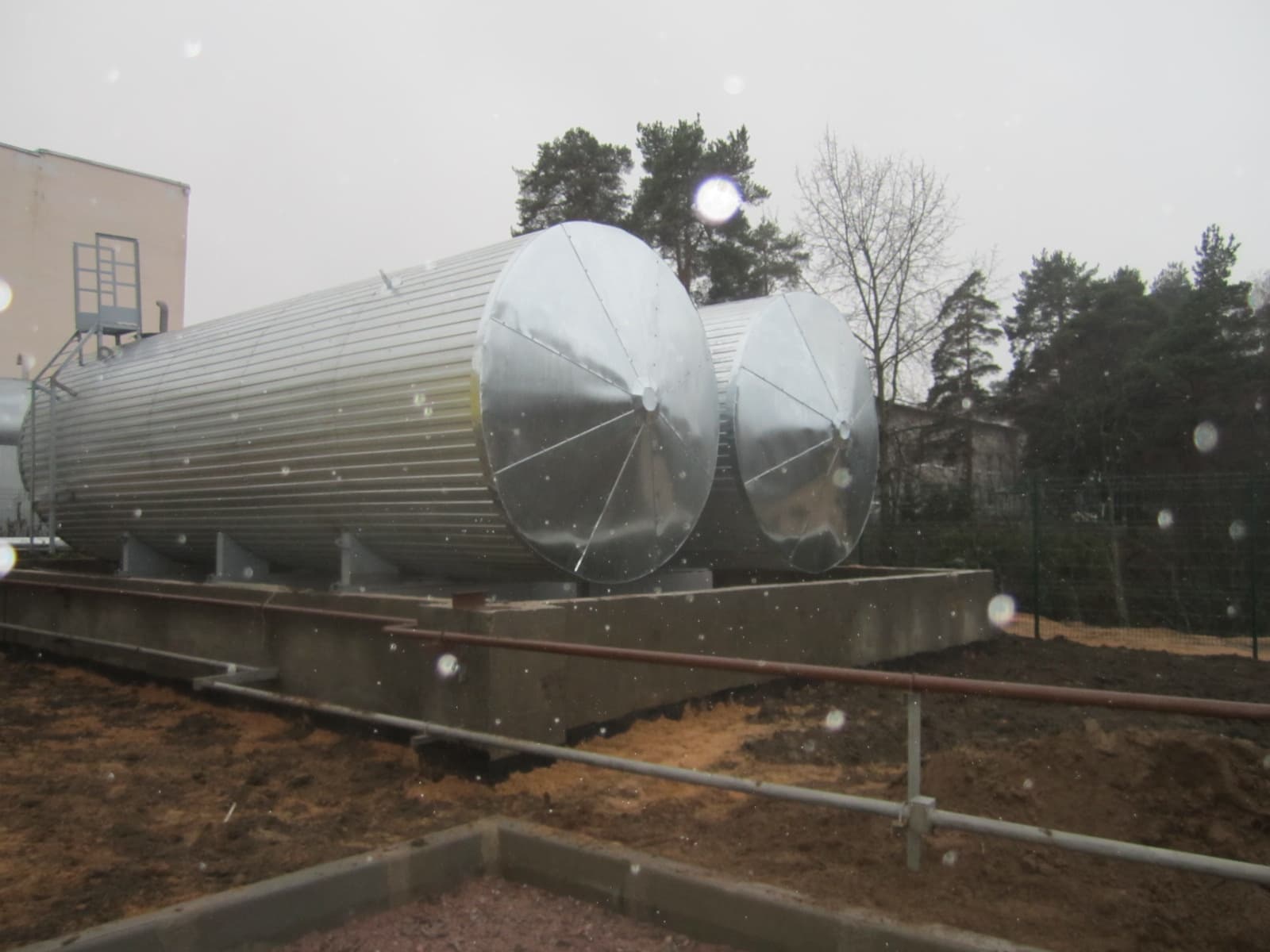 Резервуары цилиндрической формы для хранения воды