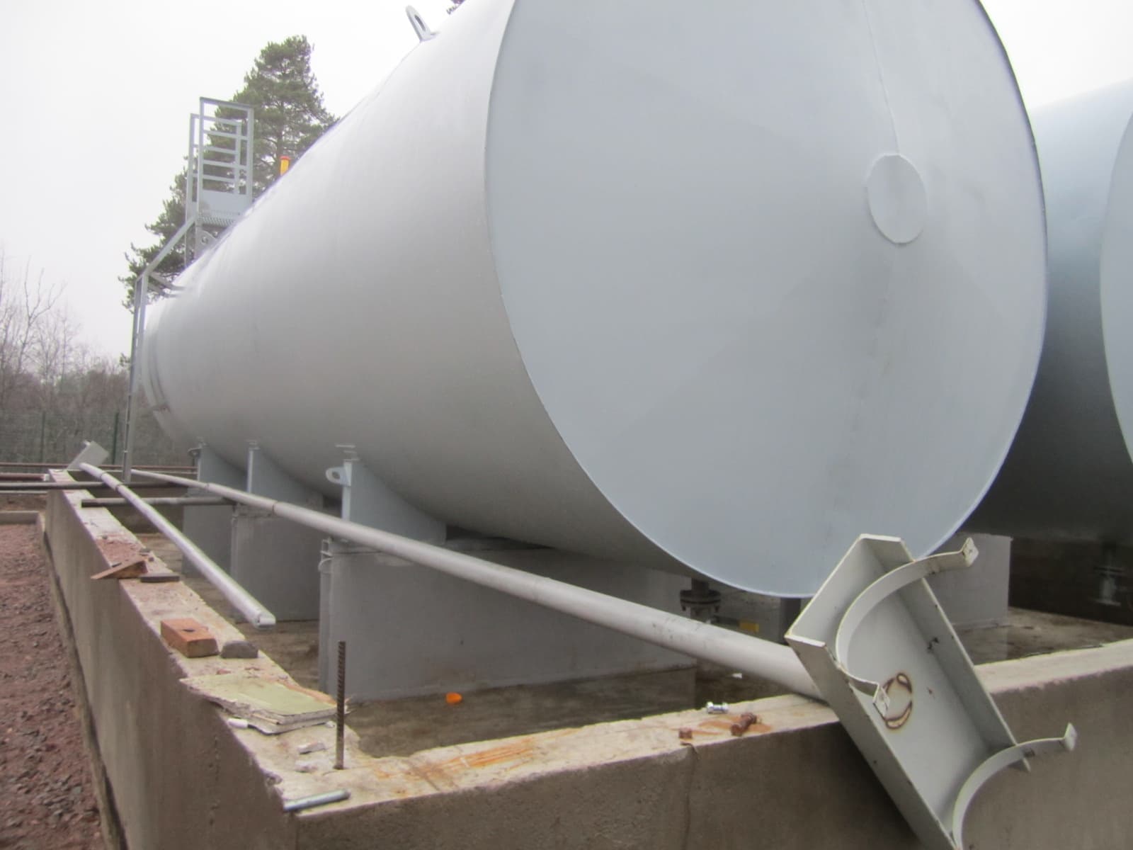 кп-130 м2 полевая кухня. полуприцеп изотерм 160 кубов. р-130м радиостанция. автопоезд вольво 130 кубов. геотэнк 88-3000/12900».