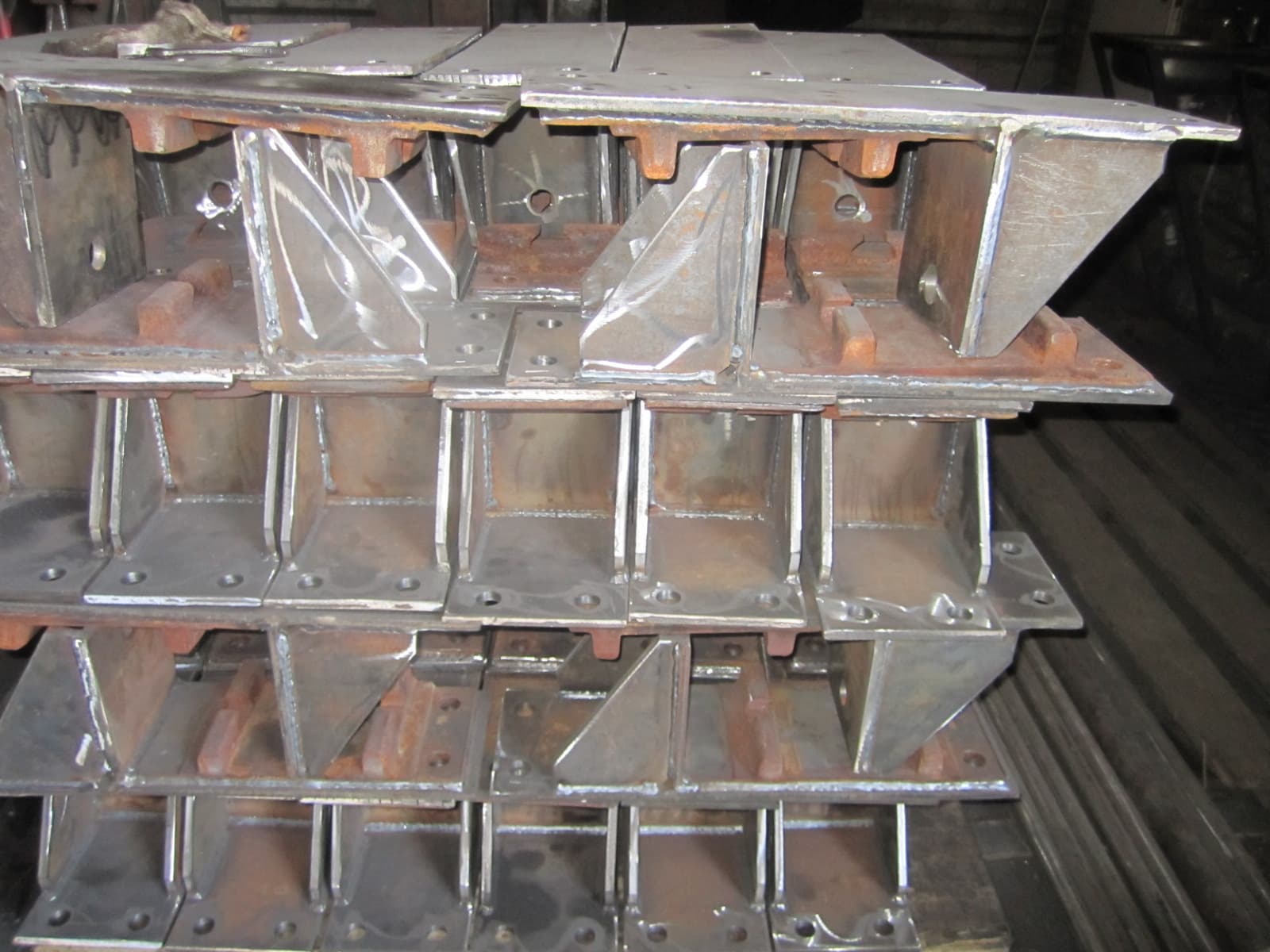 Подкрановые балки металлические со склада