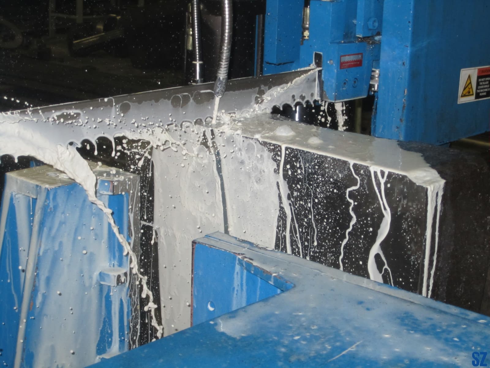 процесс резки заготовки на лентопилочном станке