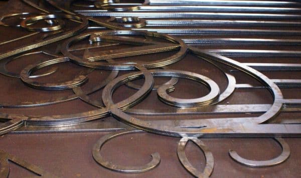 Узоры из стального листа