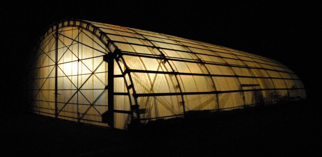 Строение ангара из профиля