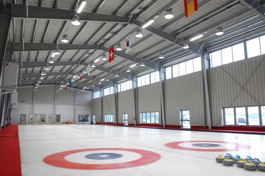 Быстровозводимый спортивный комплекс для игры в керлинг Быстровозводимый спортивный комплекс для игры в керлинг