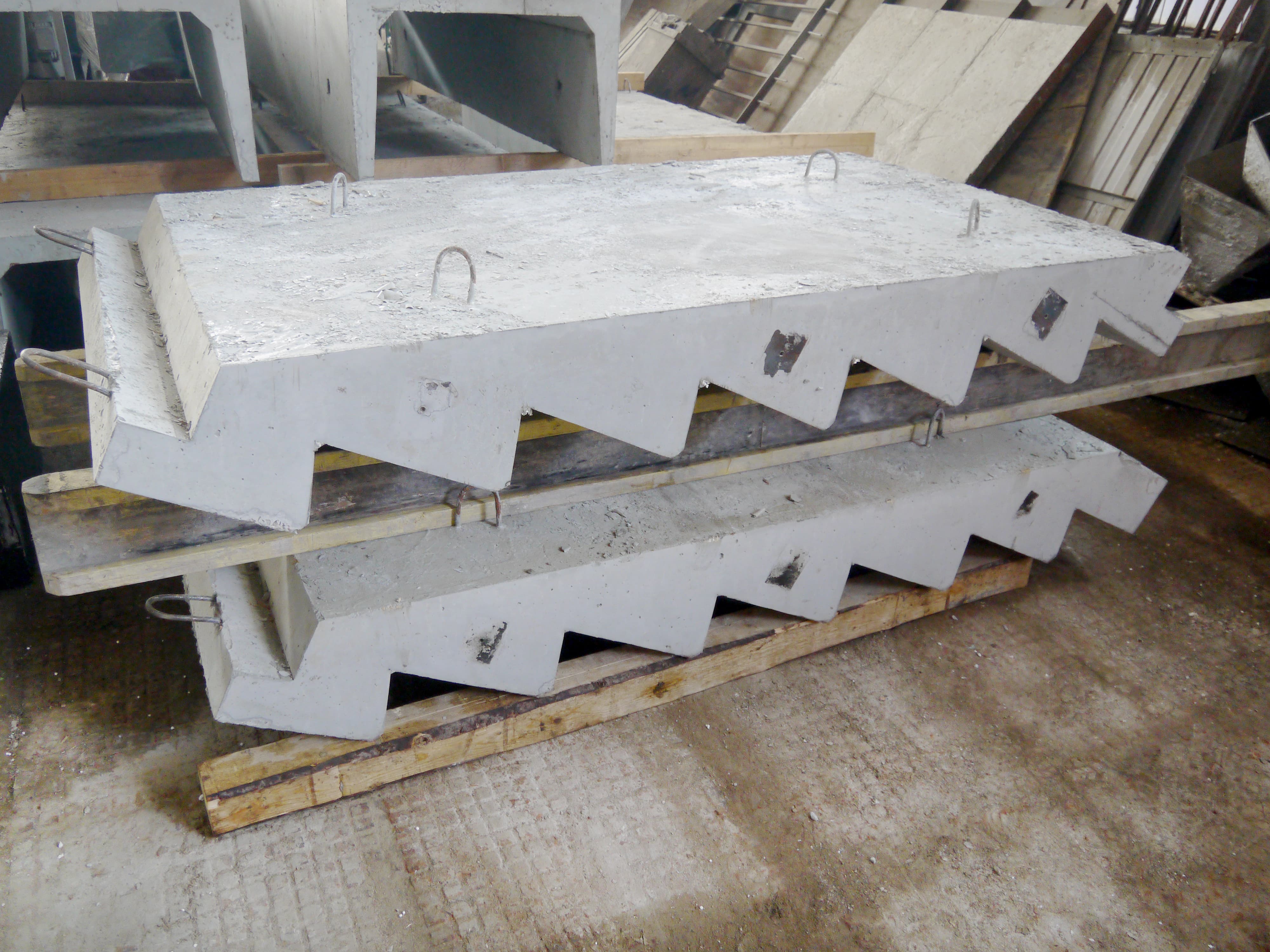 Лестничные марши из форм