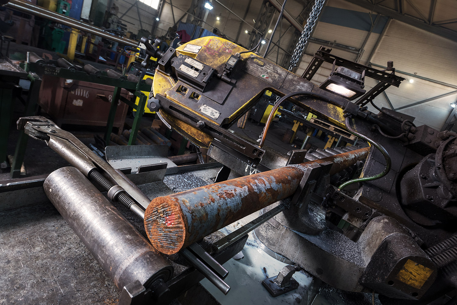 Резка металла на ленточнопильном станке