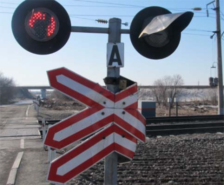 Фундамент металлический для переездного светофора