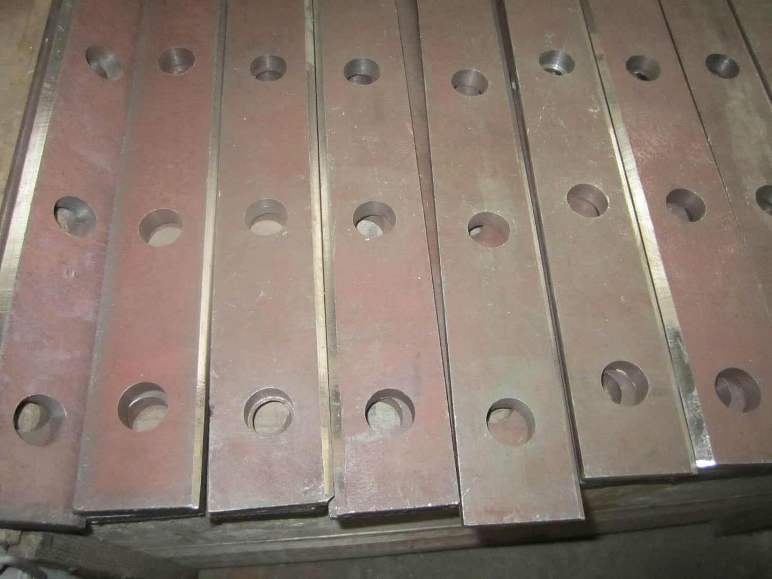 Металлические крепления рельс