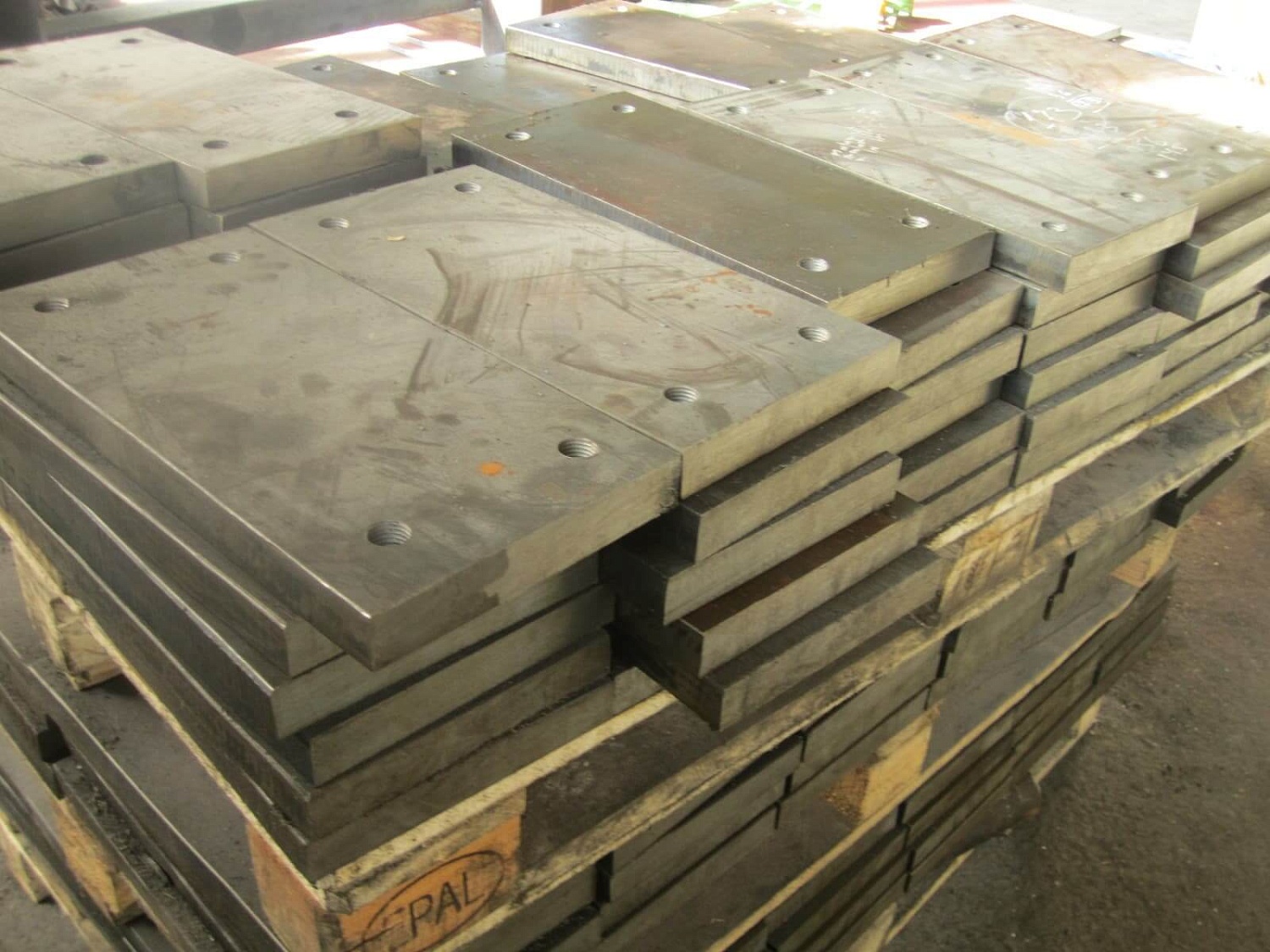 Закладные детали крана