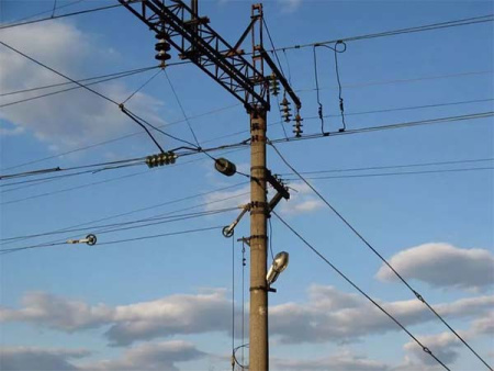 Узел жесткой анкеровки контактной подвески переменного тока на ж/б опоре